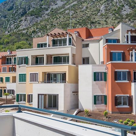 Lavender Bay Apartment C32 Donji Morinj Luaran gambar