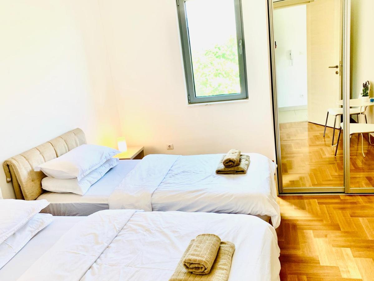 Lavender Bay Apartment C32 Donji Morinj Luaran gambar