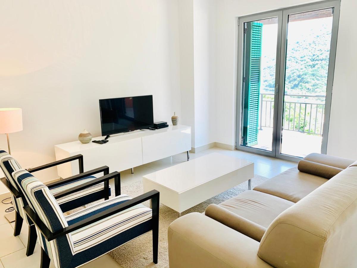 Lavender Bay Apartment C32 Donji Morinj Luaran gambar